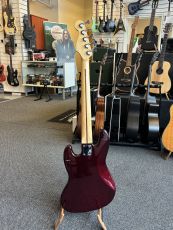 Fender standard 5 kielinen basso (käytetty)