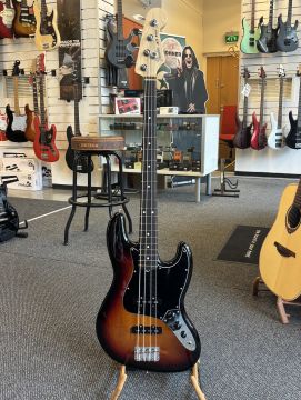 Fender American Performer Jazz bass (käytetty)