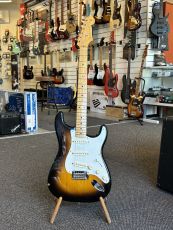 Fender standard Stratocaster (käytetty)