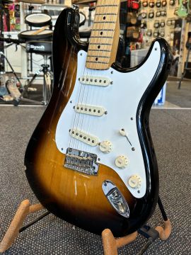 Fender standard Stratocaster (käytetty)